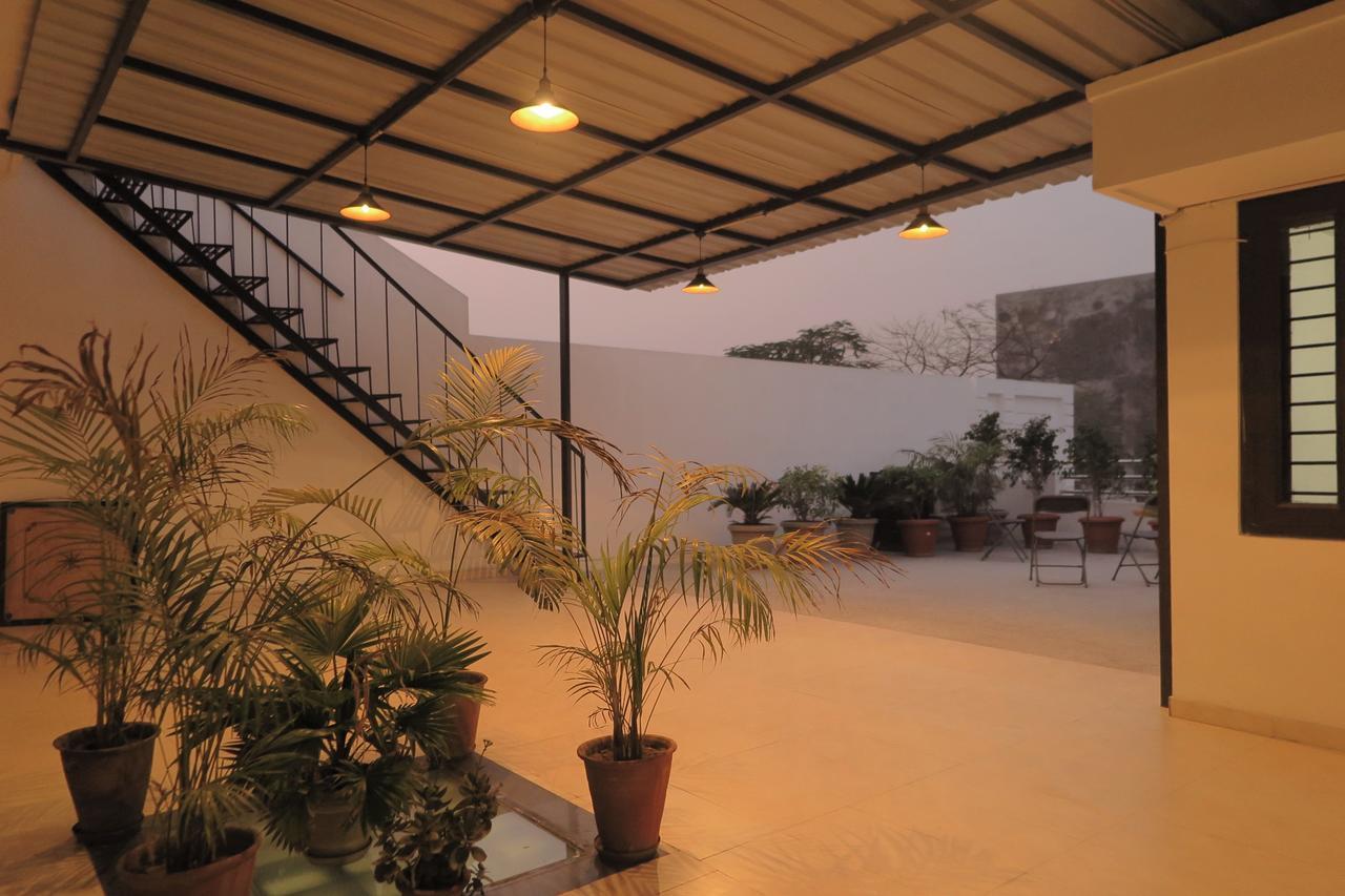 White Tulips Home Stay Jaipur Bagian luar foto