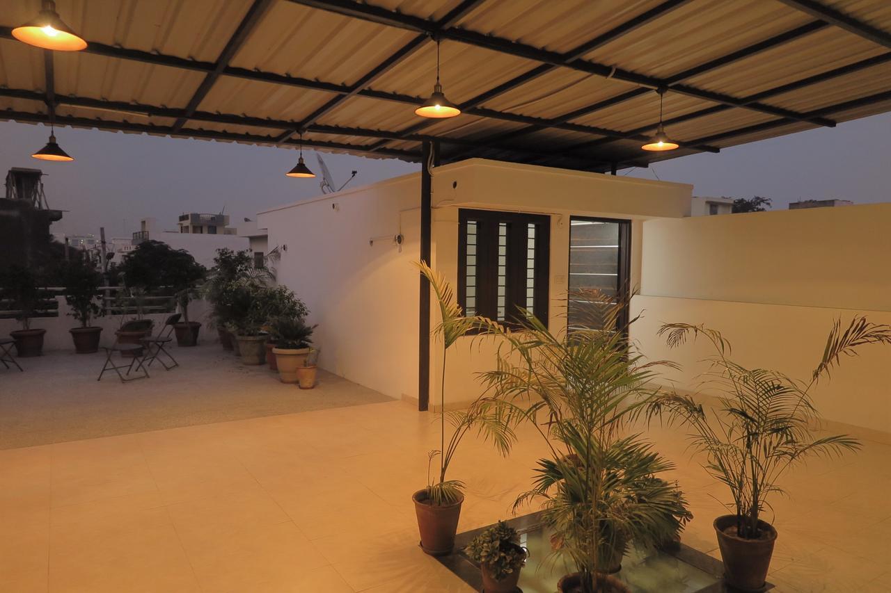 White Tulips Home Stay Jaipur Bagian luar foto